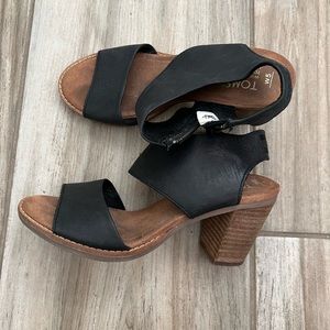 Toms black sandals
